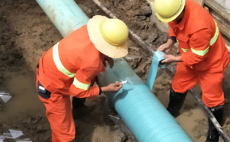 解决粘弹体防腐胶带气泡的方法